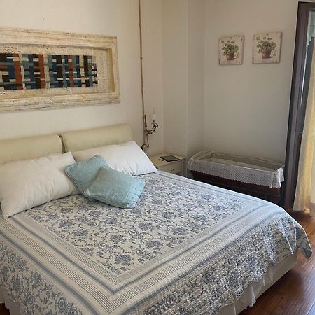 Casa Vacanze "Un Sogno Nel Blu'" Бауней Екстериор снимка